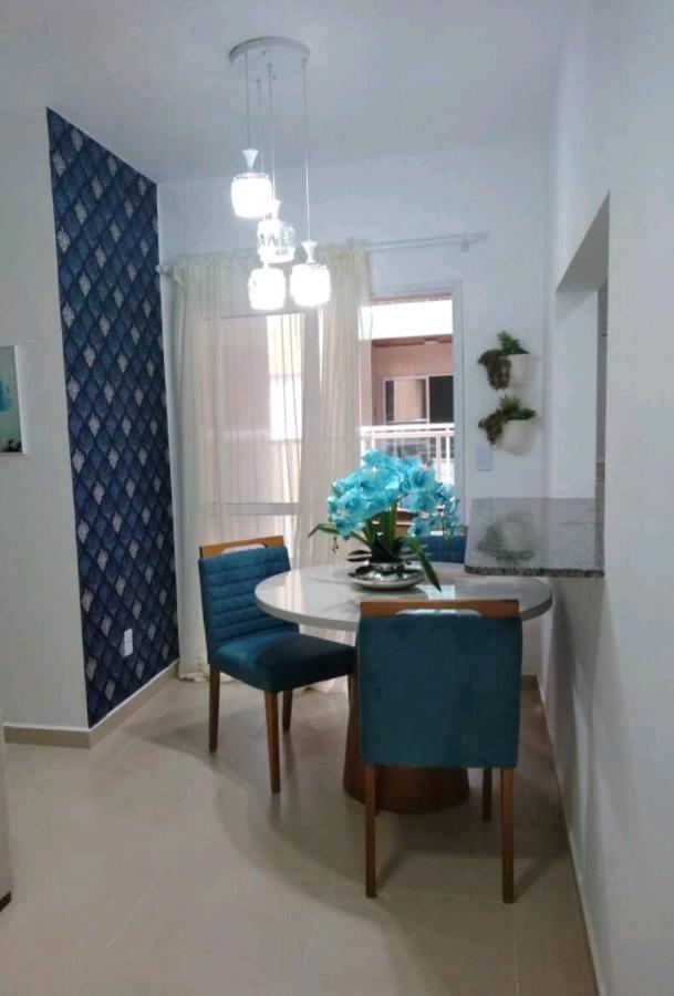 Apartamento com Varanda